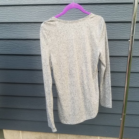 Lot of 4 Medium Shirts (2 tanks, two long sleeve) - Picture 4 of 15